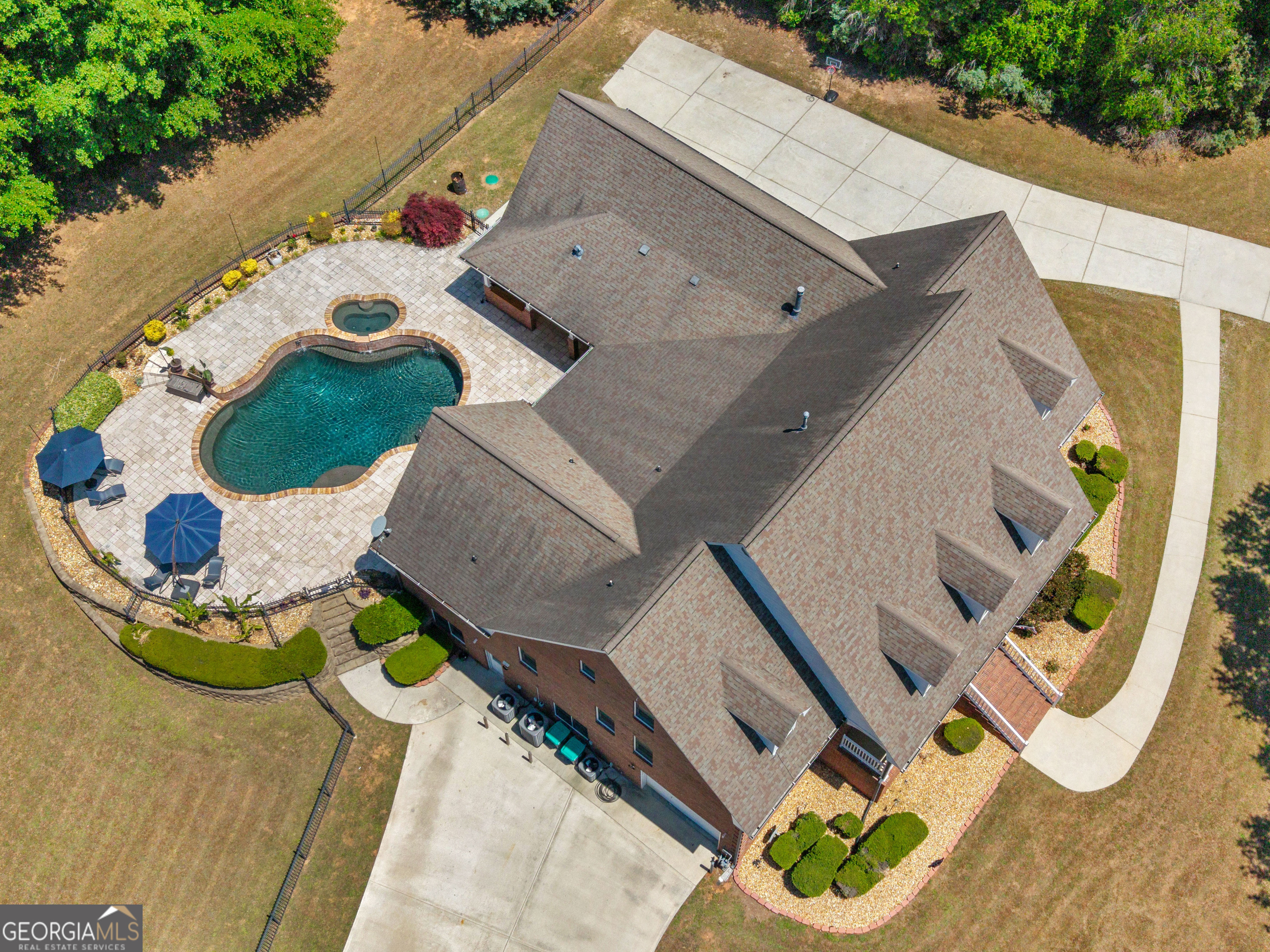 511 Clearwater Drive
