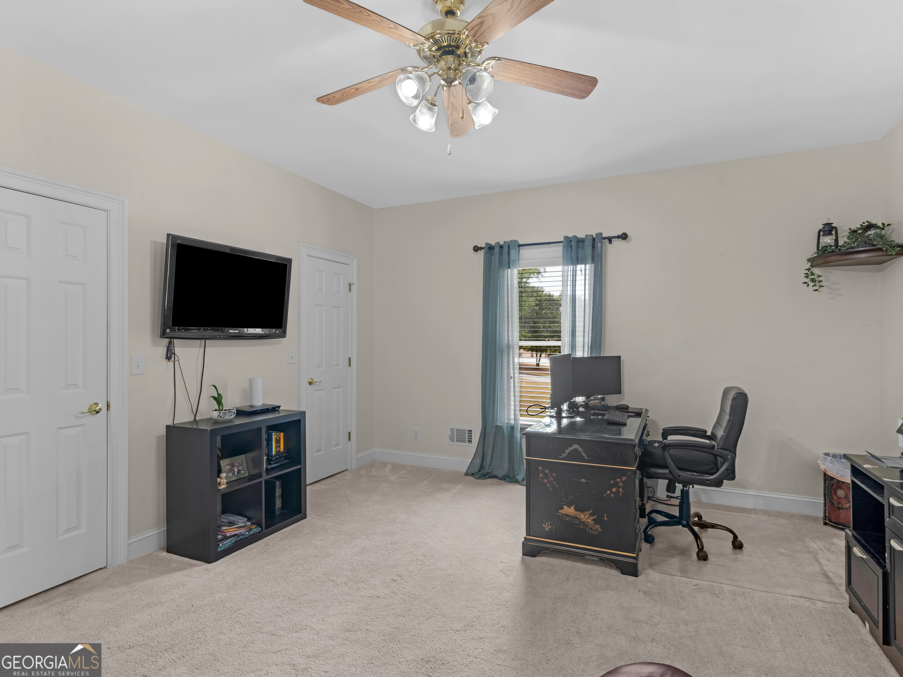 511 Clearwater Drive