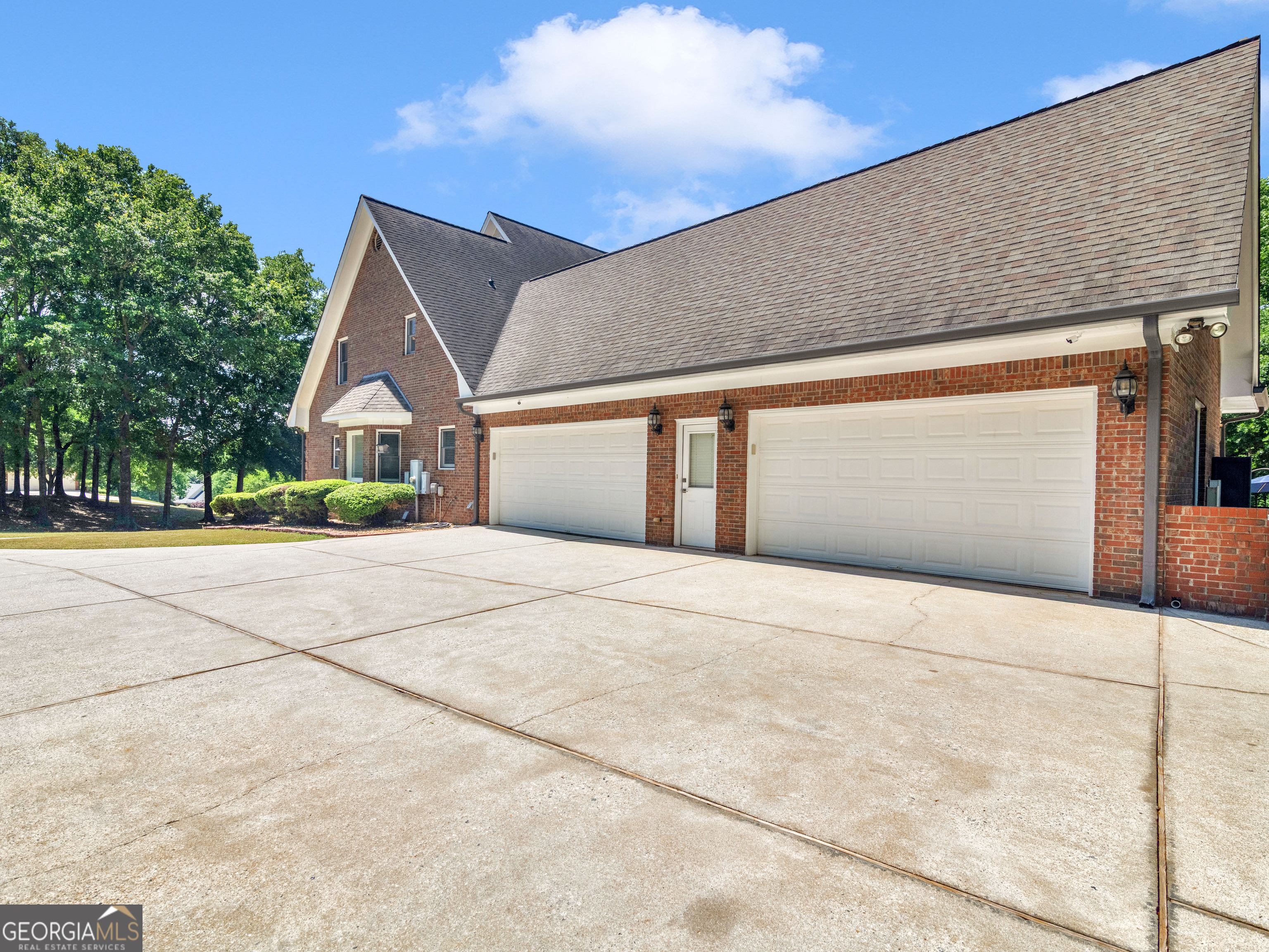 511 Clearwater Drive
