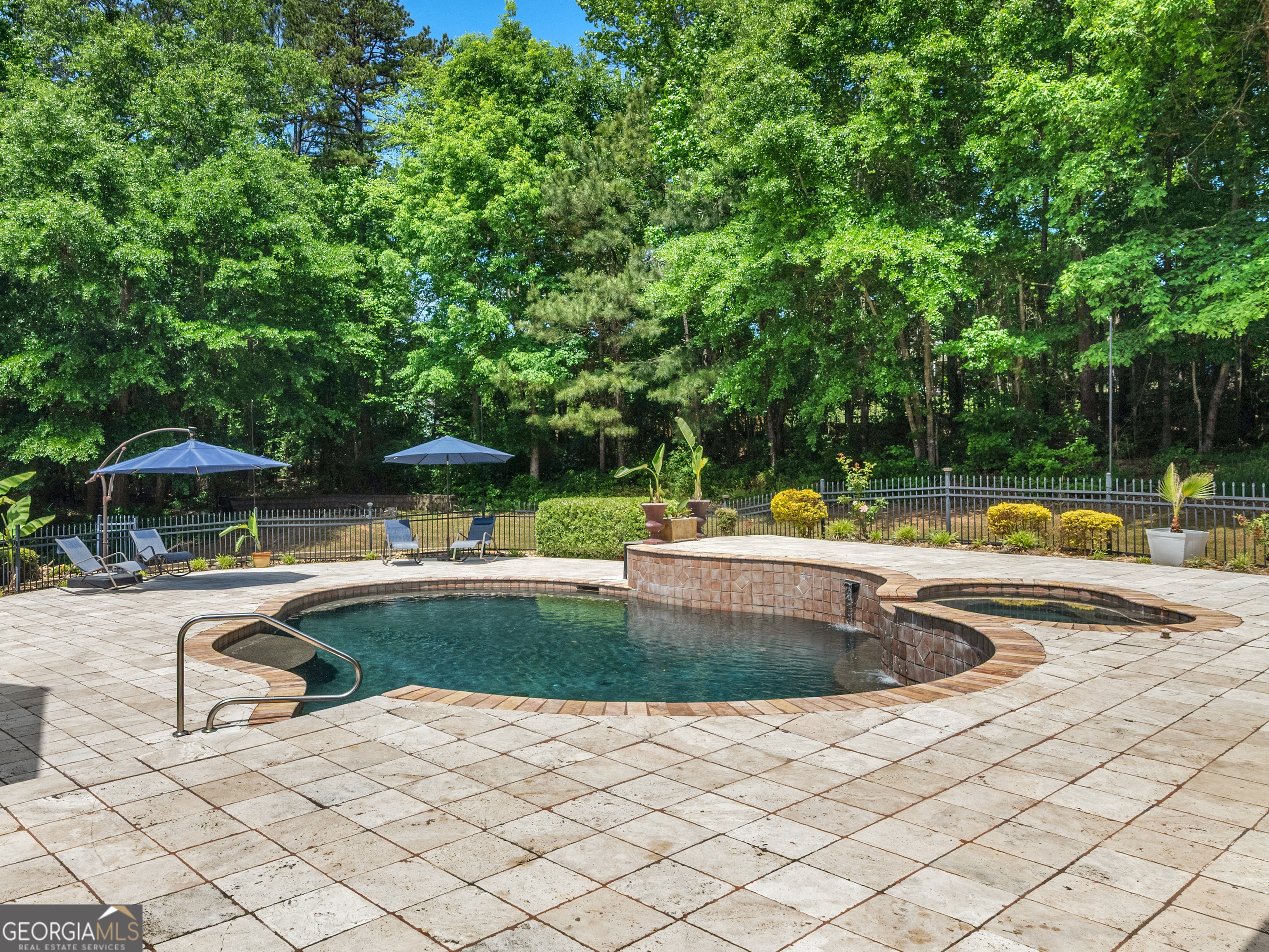 511 Clearwater Drive