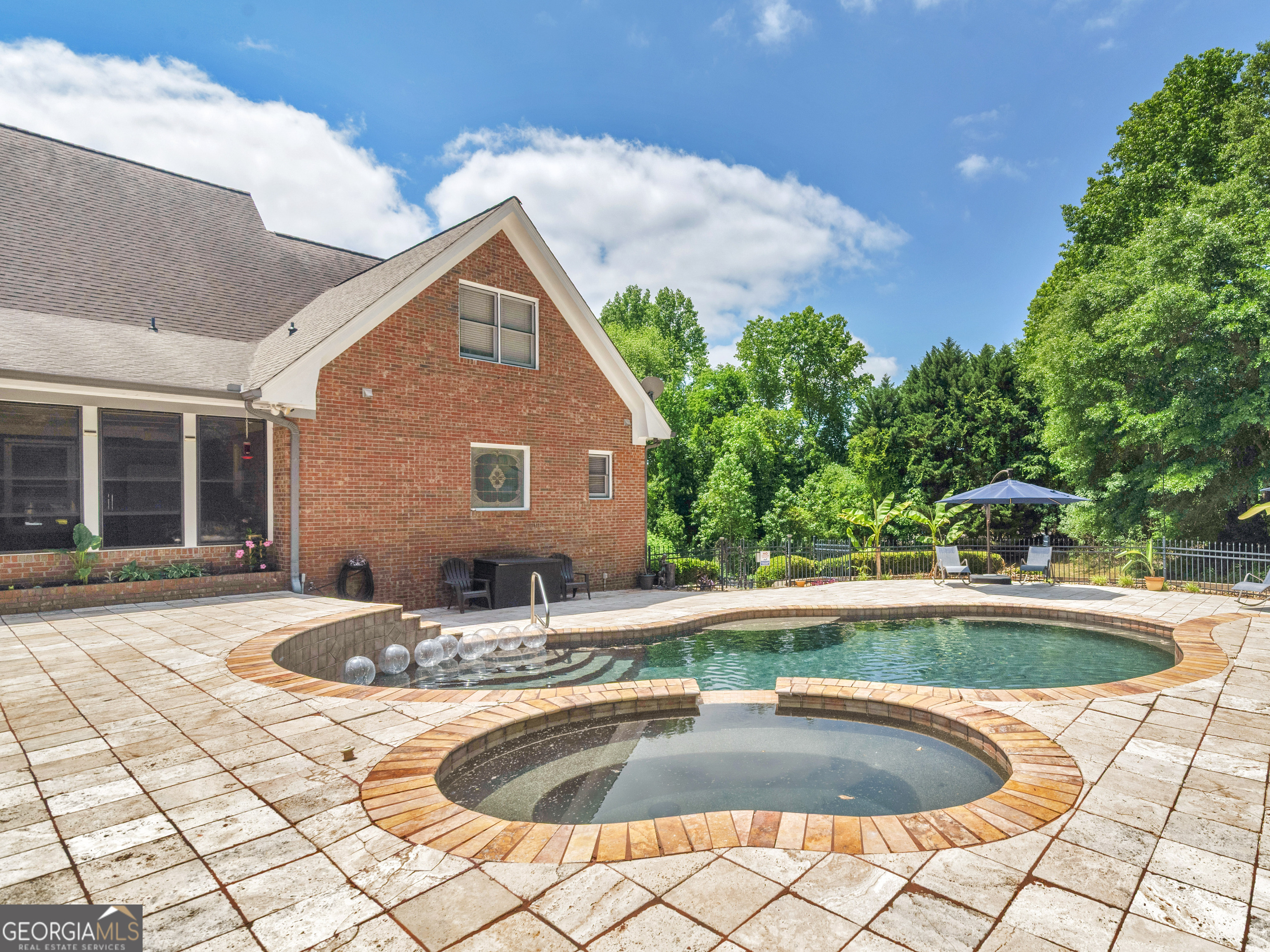 511 Clearwater Drive