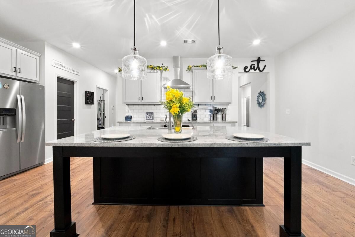 2317 W Ellis Road