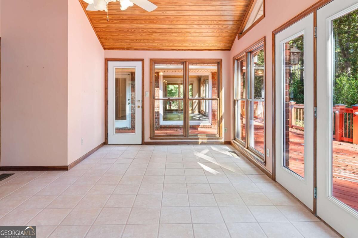 120 Gentry Halt