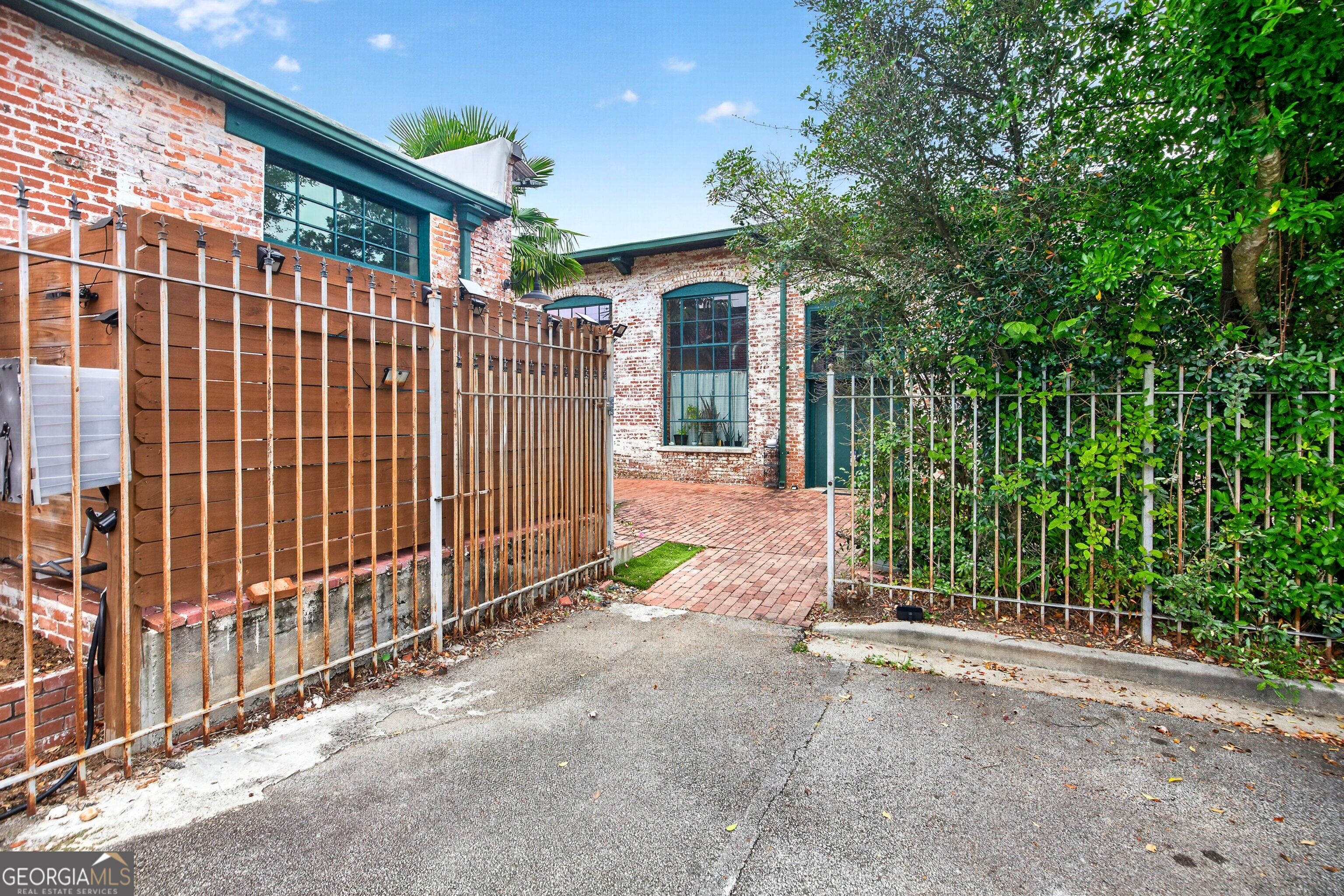 10 James Street # 2C