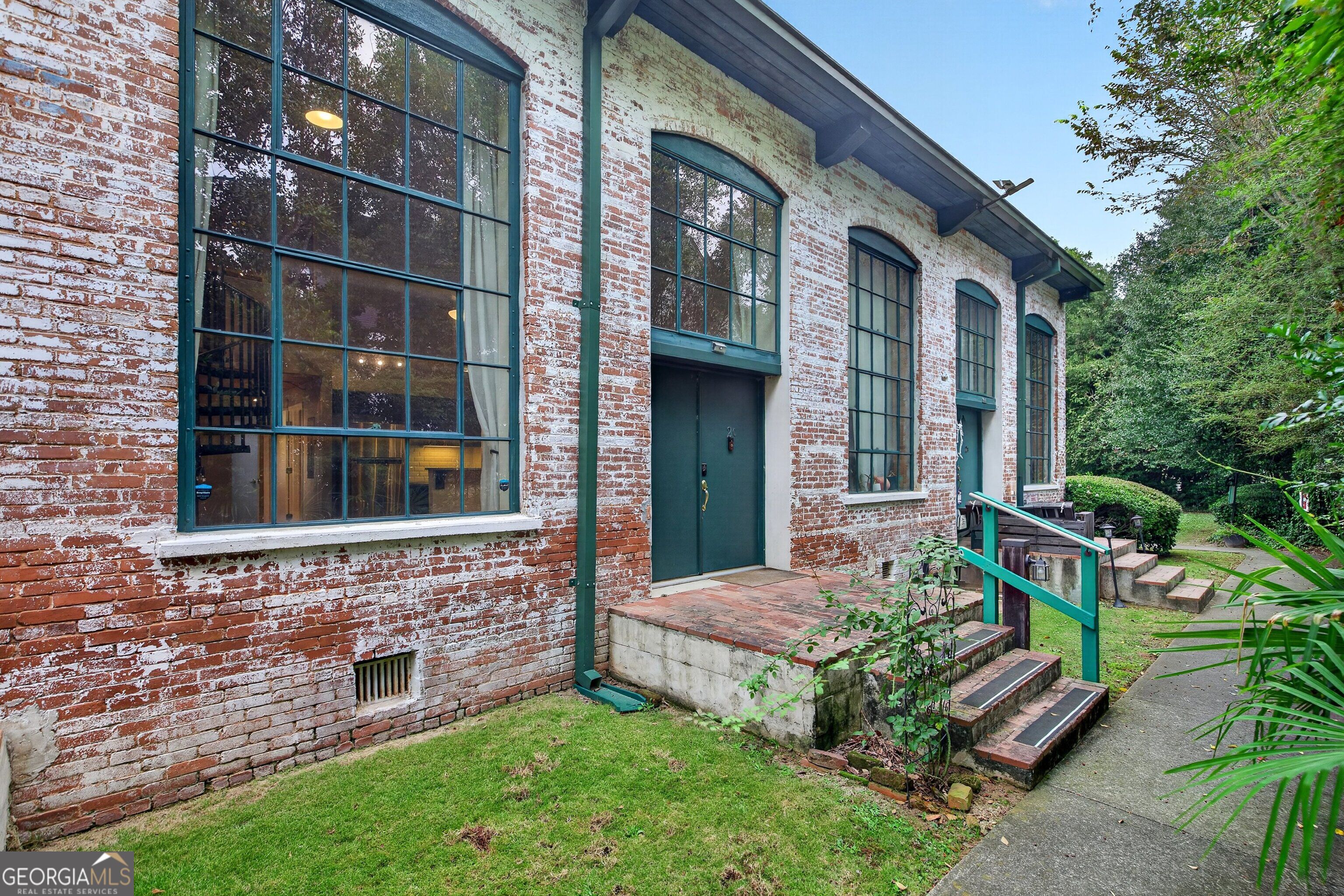 10 James Street # 2C