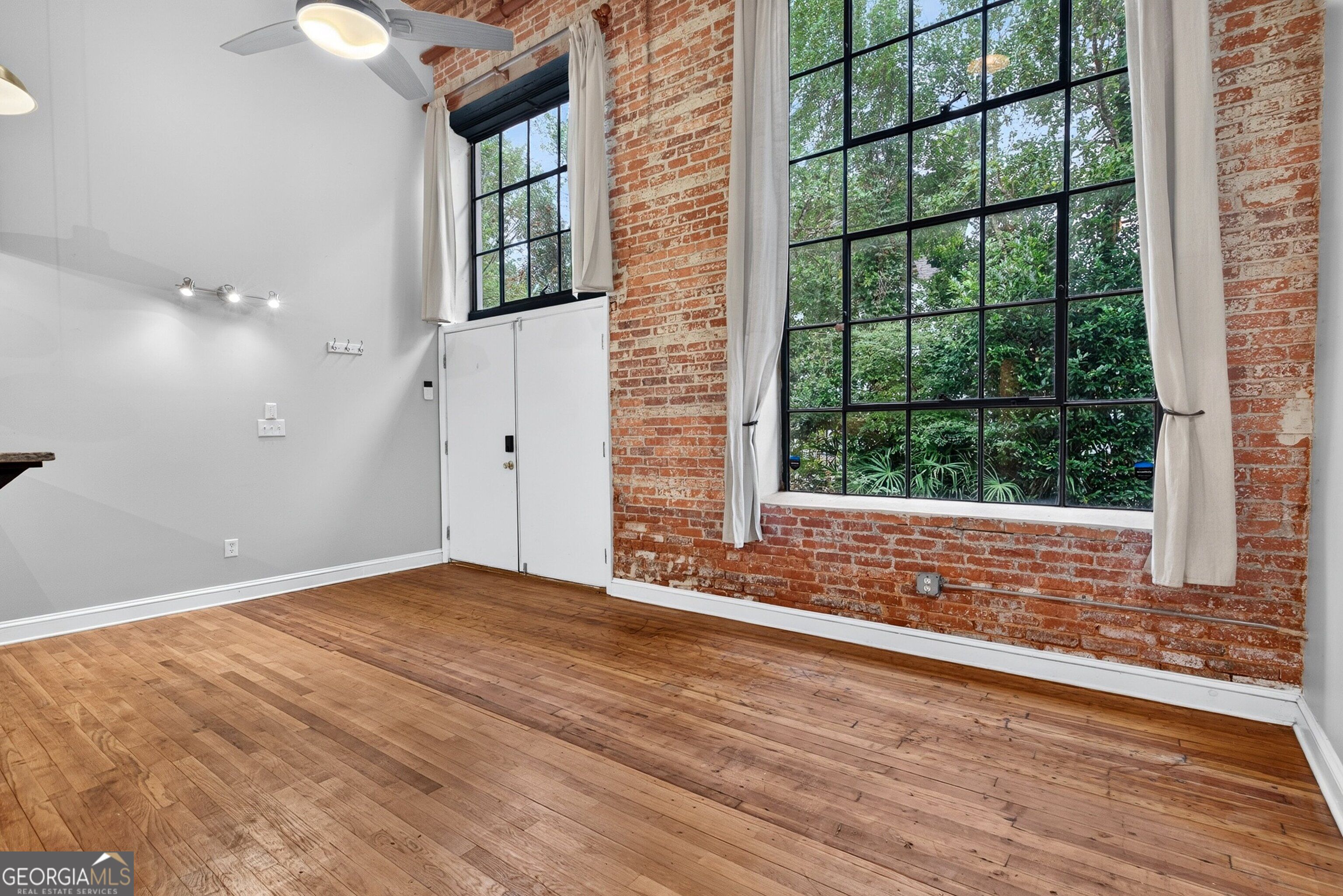 10 James Street # 2C