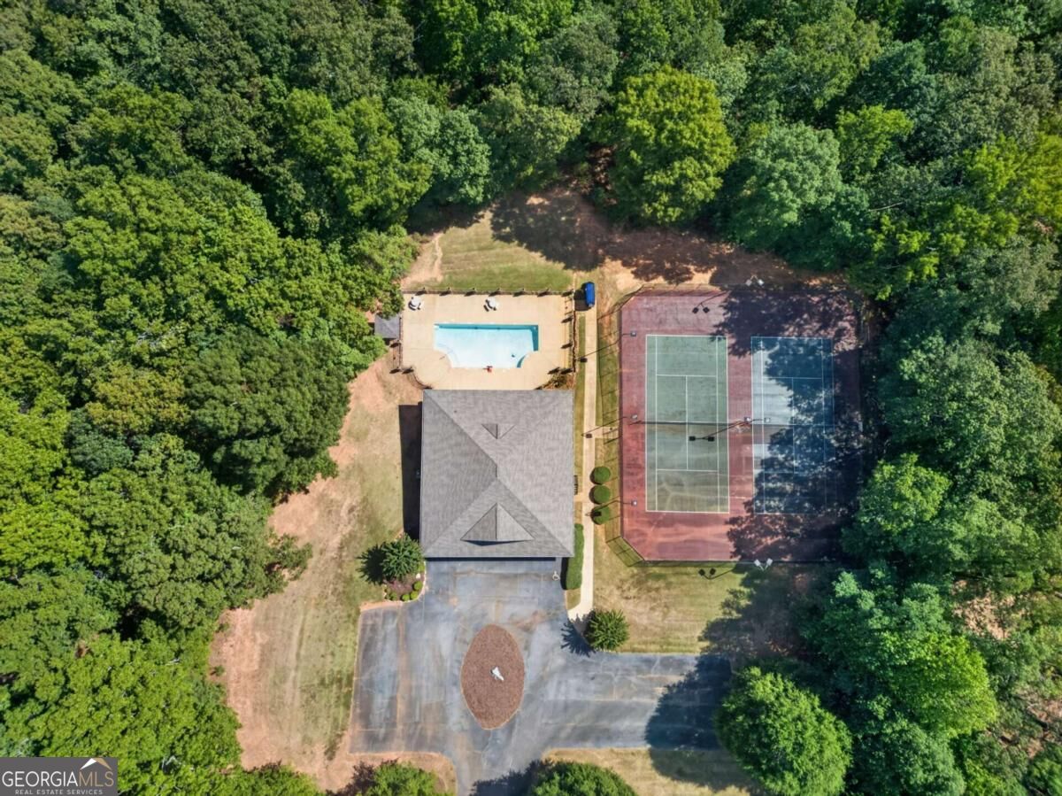 109 W Lake Boulevard