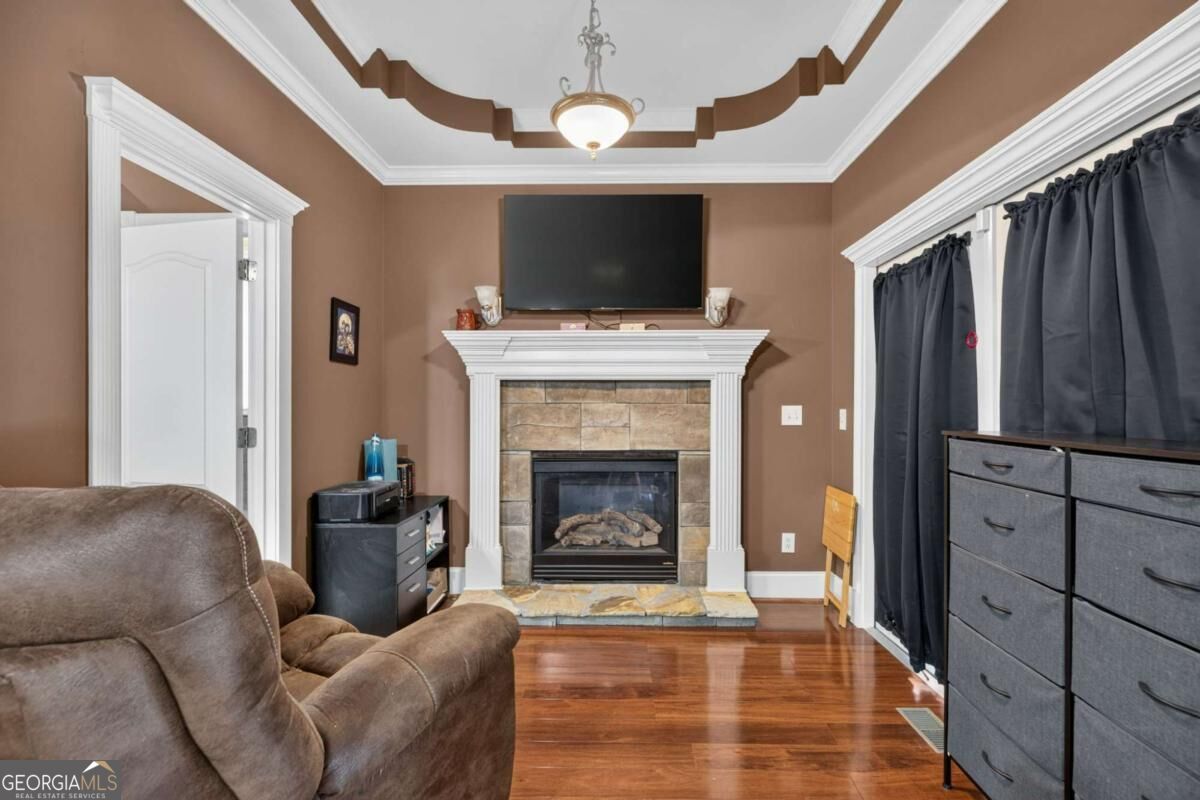 109 W Lake Boulevard