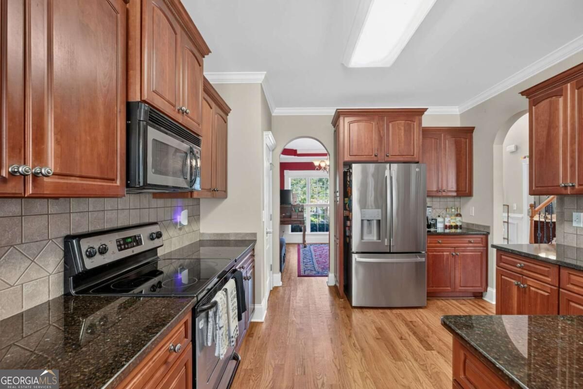 109 W Lake Boulevard