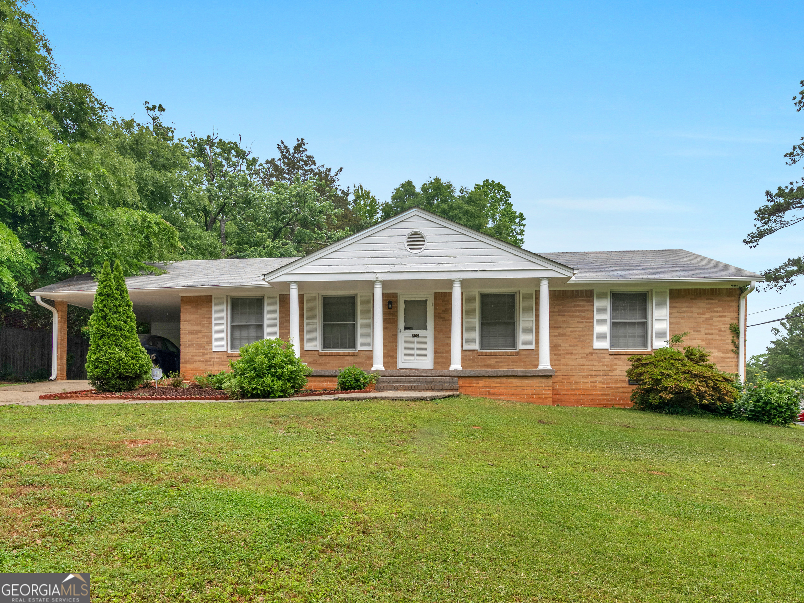 892 Amberwood Way