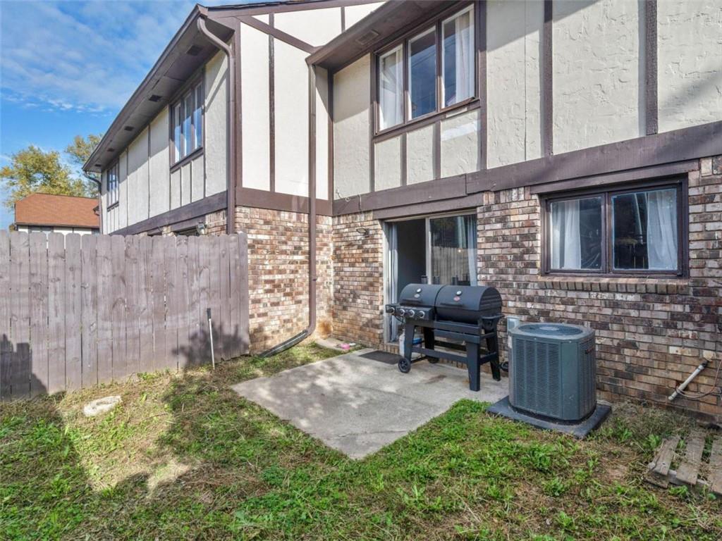1202 Ashborough Terrace Unit F