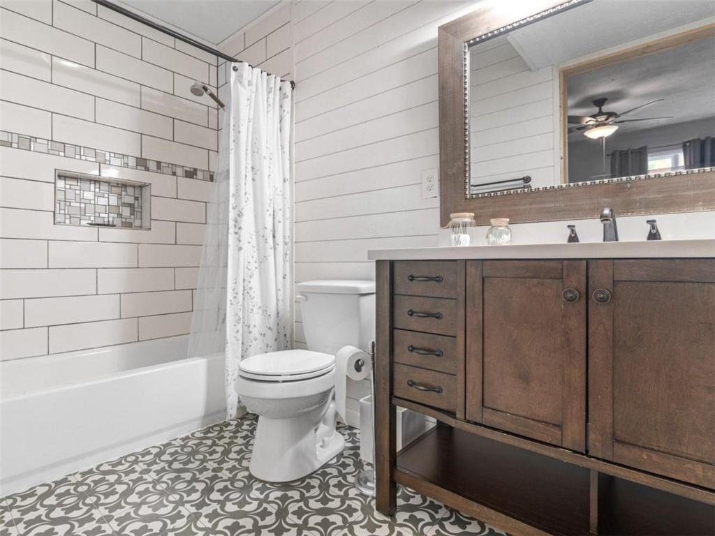 1202 Ashborough Terrace Unit F