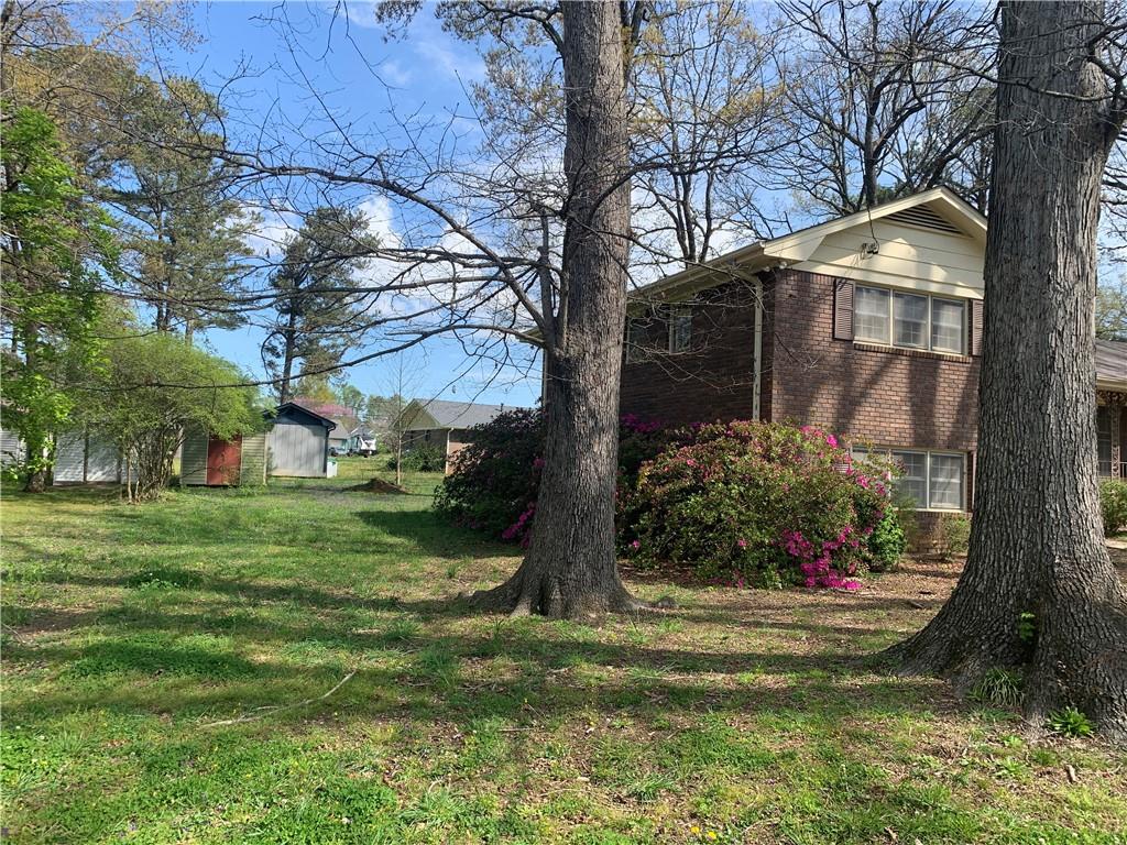 1390 White Oak Street