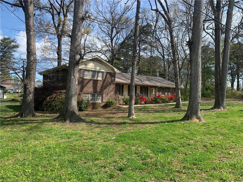 1390 White Oak Street