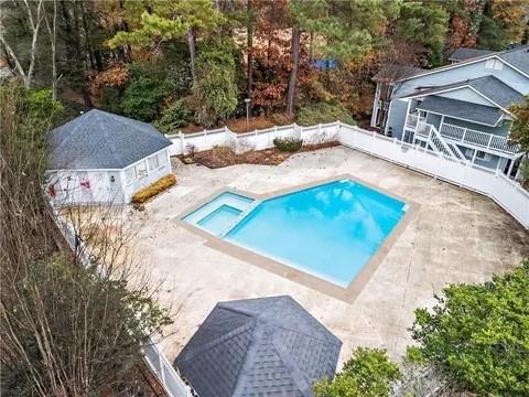 1638 Raleigh Circle