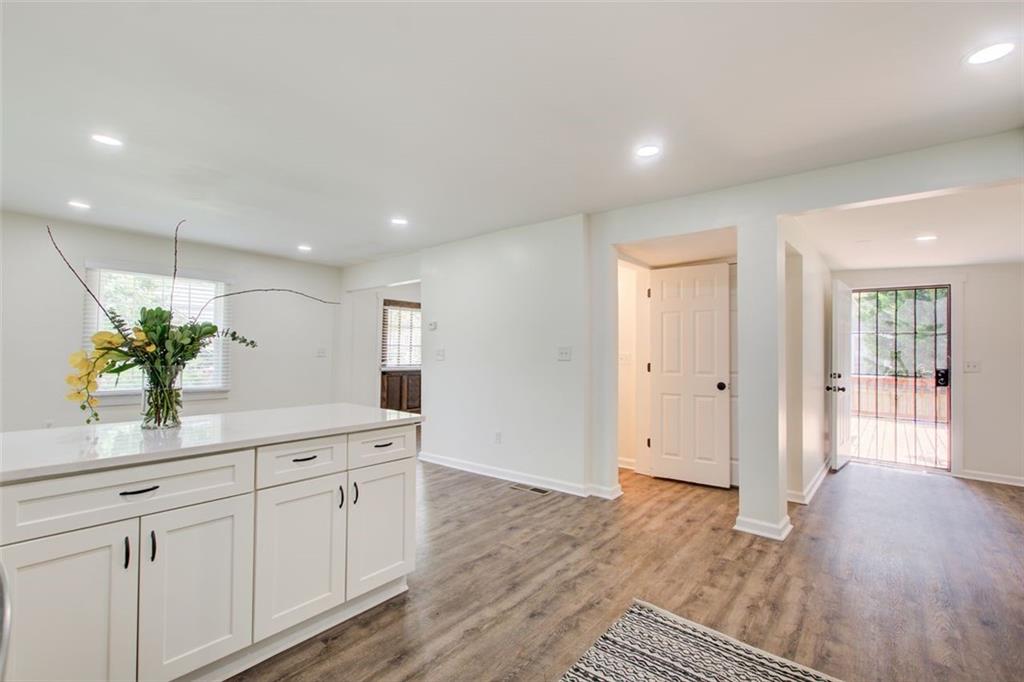 1698 KENMORE Street SW