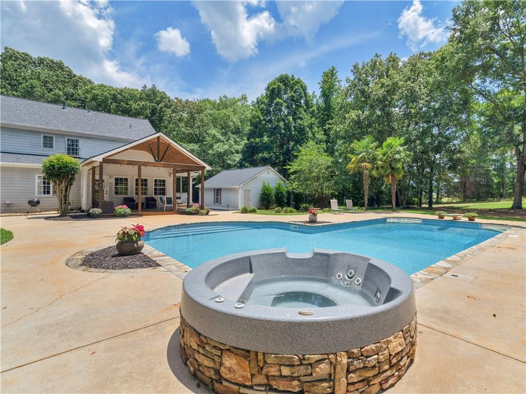 1360 Luella Road