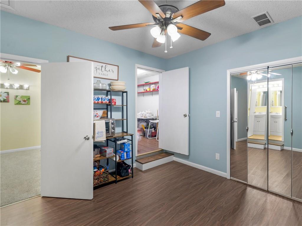 917 Curry Cir