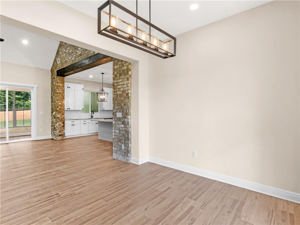 1019 Oakridge Drive