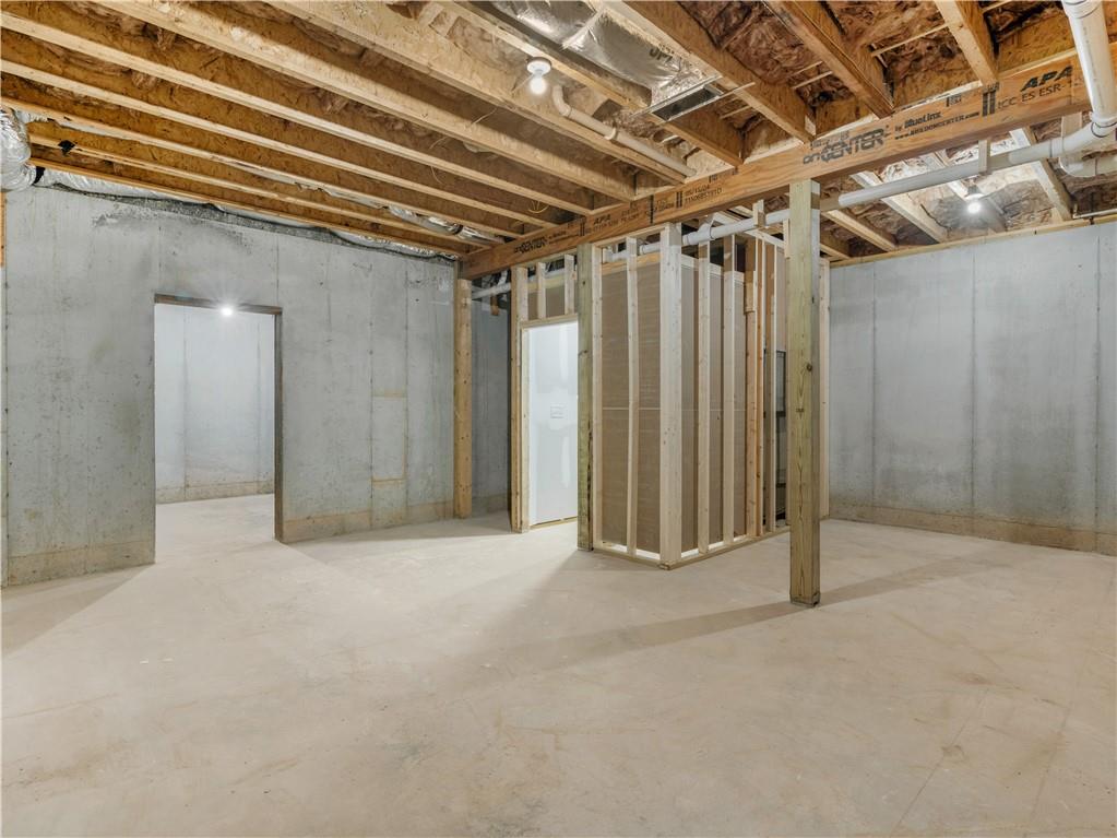 1019 Oakridge Drive