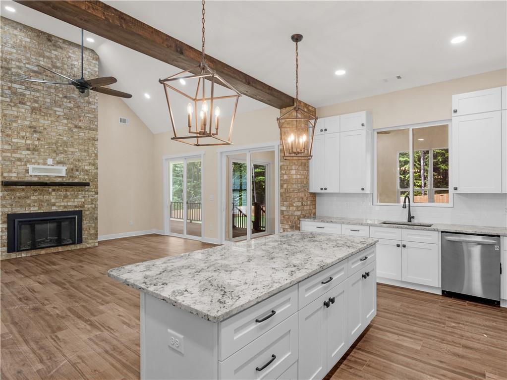 1019 Oakridge Drive
