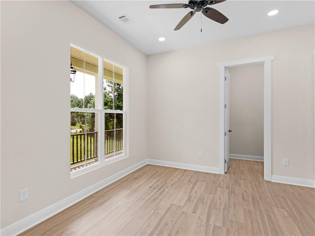 1019 Oakridge Drive