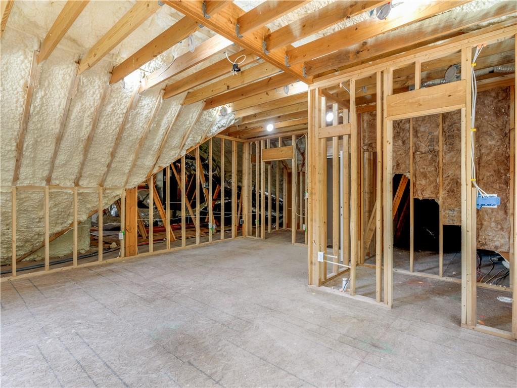 1019 Oakridge Drive
