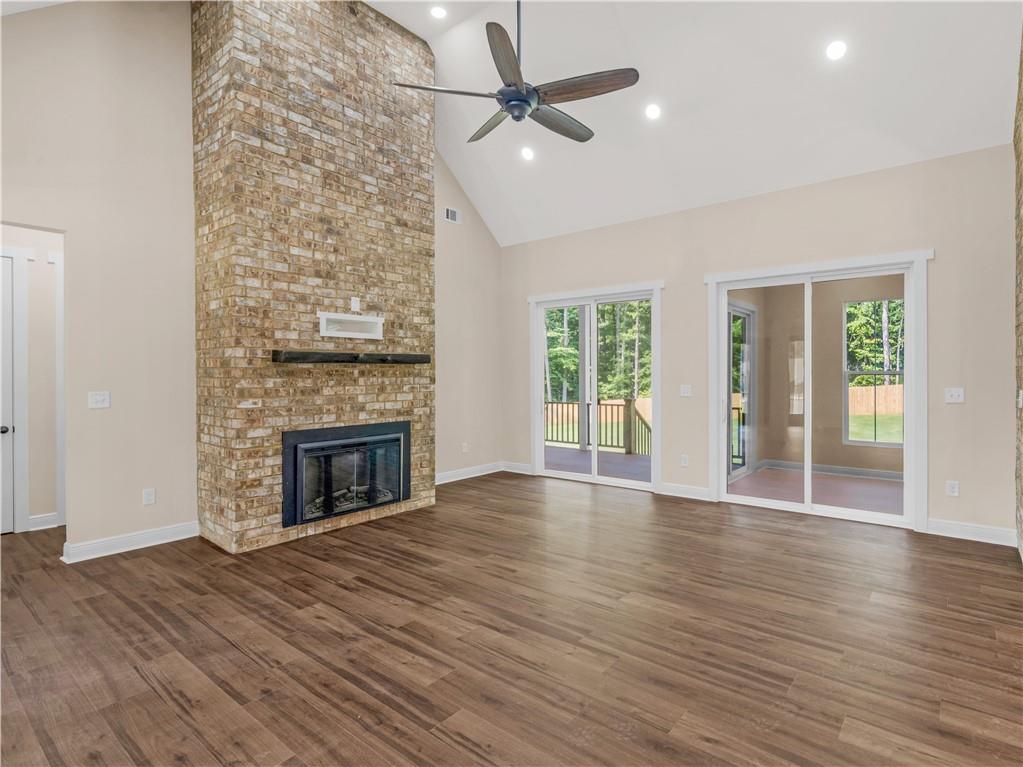 1019 Oakridge Drive