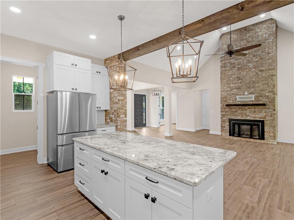 1019 Oakridge Drive