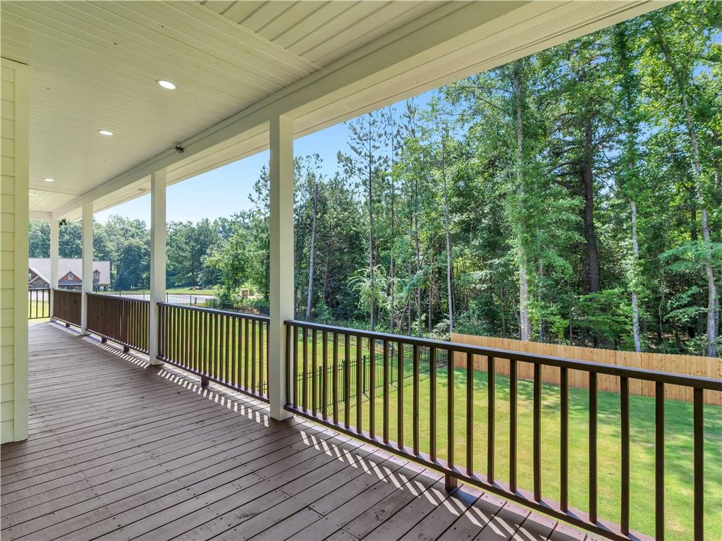 1019 Oakridge Drive