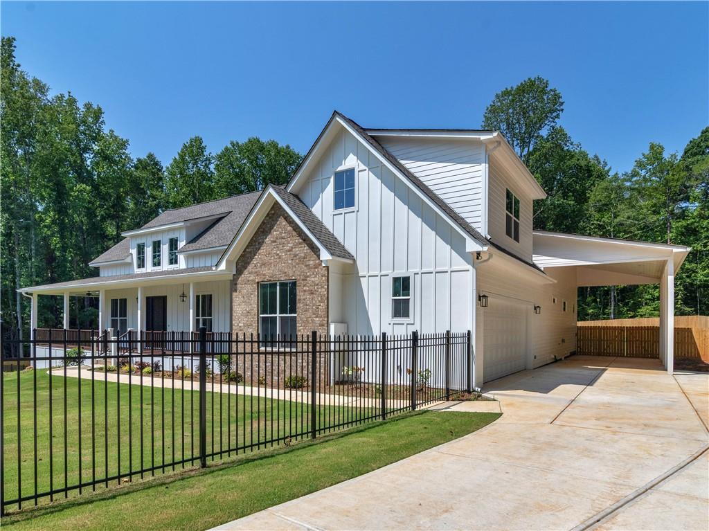 1019 Oakridge Drive