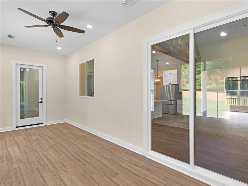 1019 Oakridge Drive