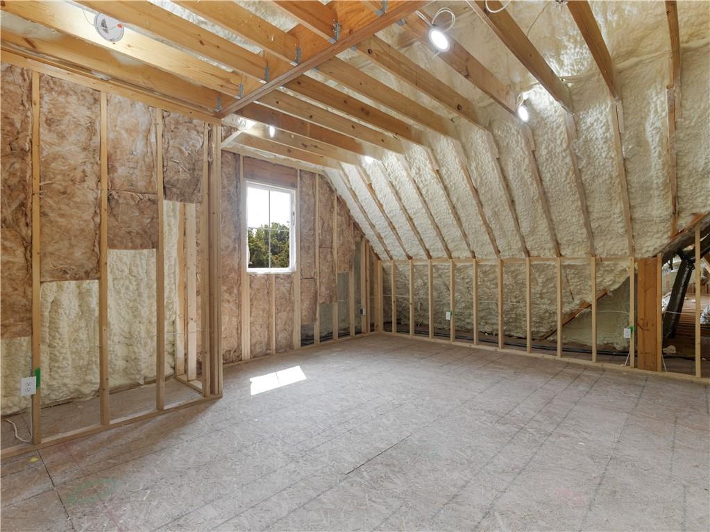 1019 Oakridge Drive