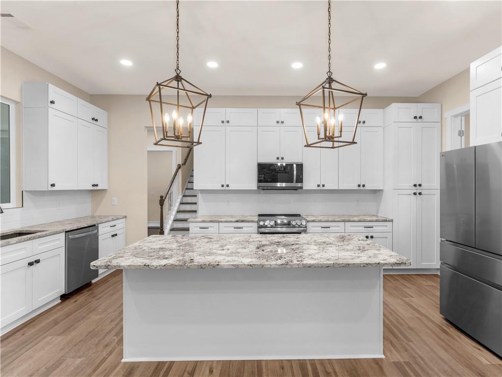 1019 Oakridge Drive
