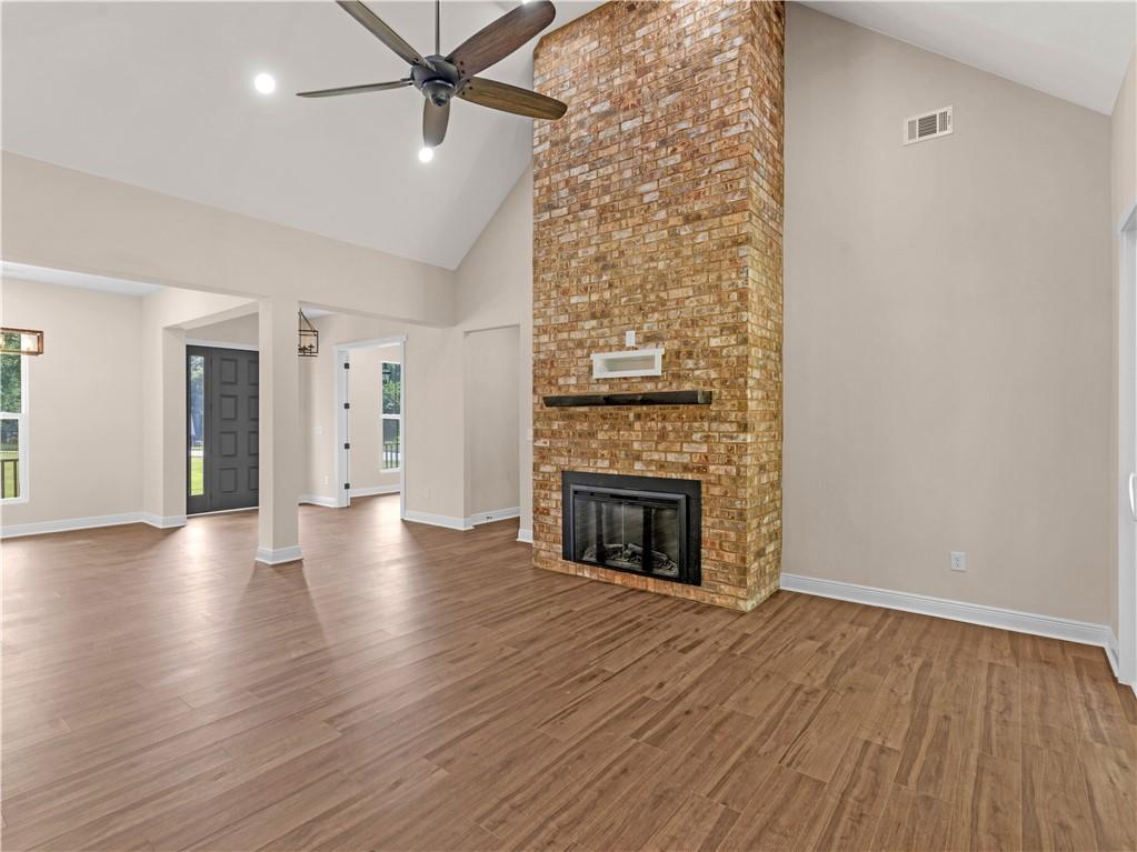 1019 Oakridge Drive