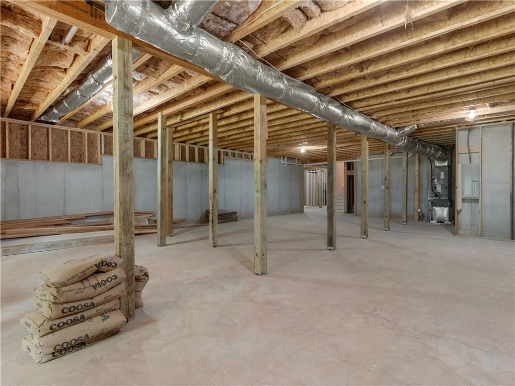 1019 Oakridge Drive