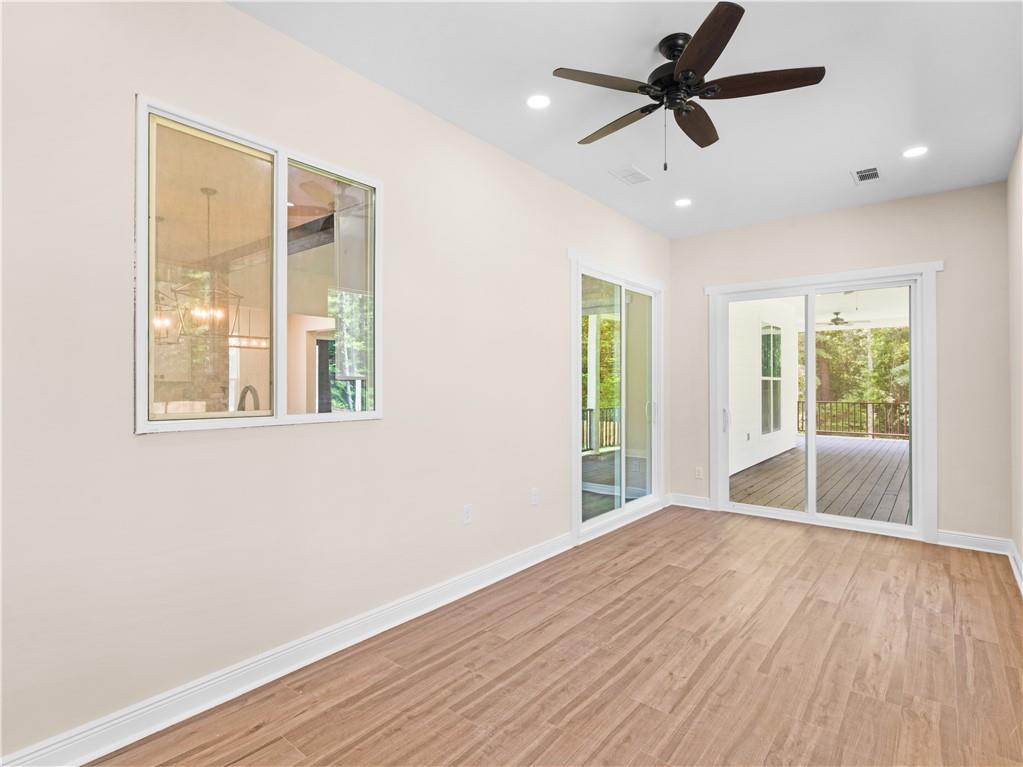 1019 Oakridge Drive