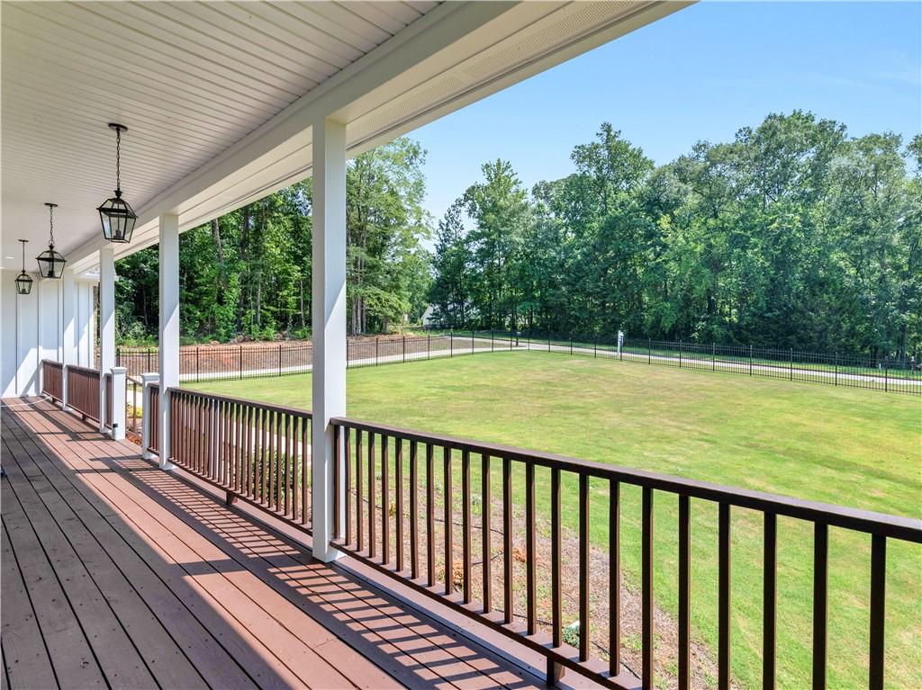 1019 Oakridge Drive