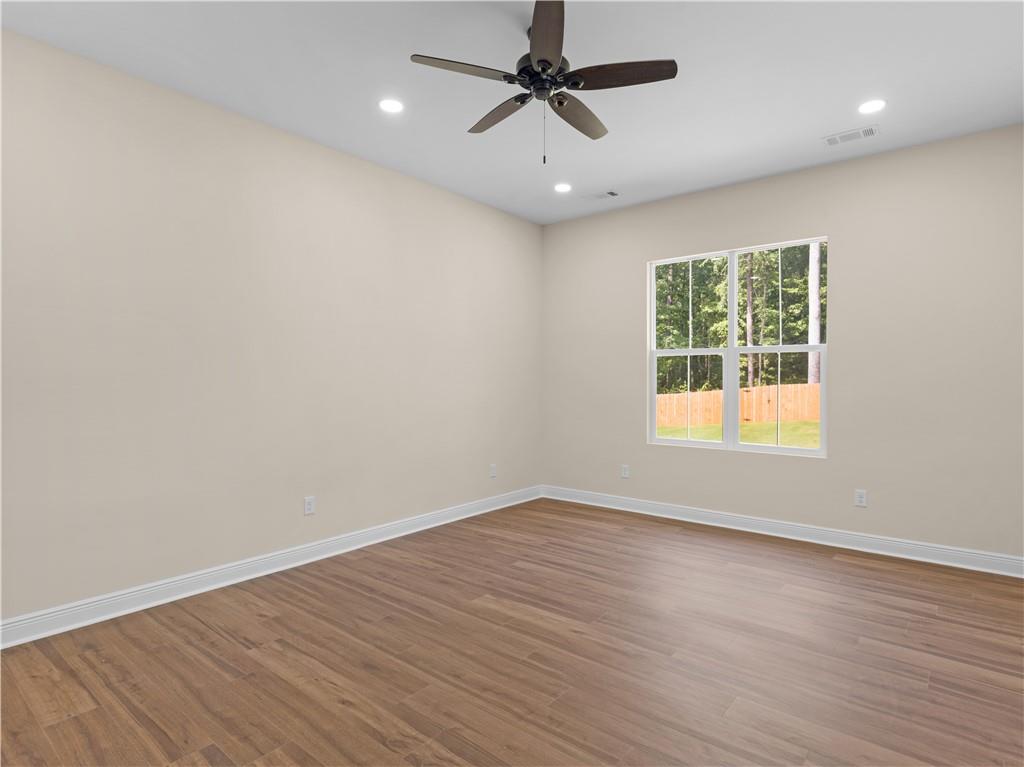 1019 Oakridge Drive