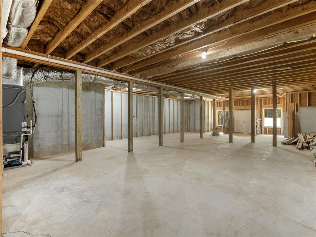 1019 Oakridge Drive