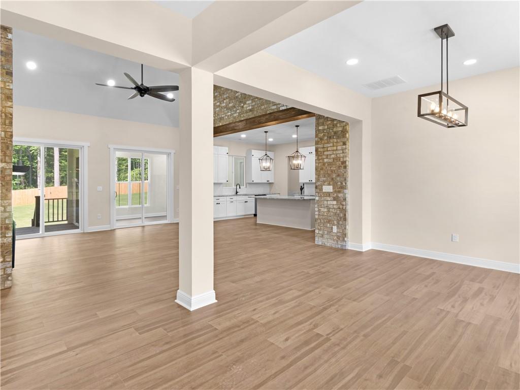 1019 Oakridge Drive