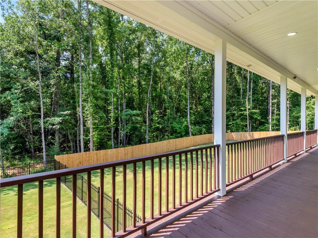1019 Oakridge Drive