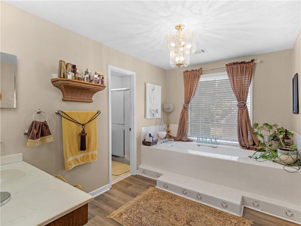 586 Clubland Circle SE