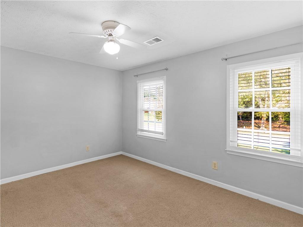 586 Clubland Circle SE