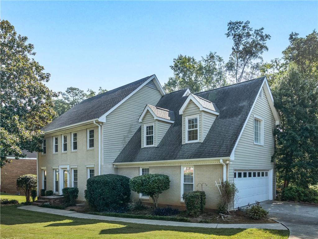 586 Clubland Circle SE