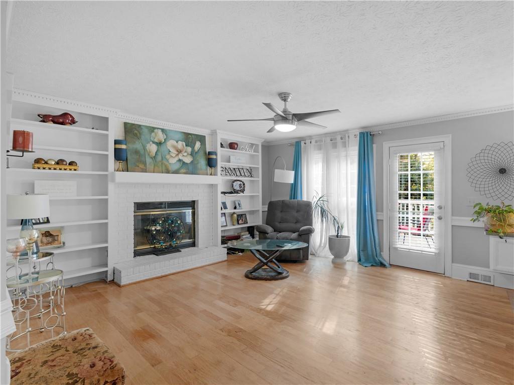 586 Clubland Circle SE