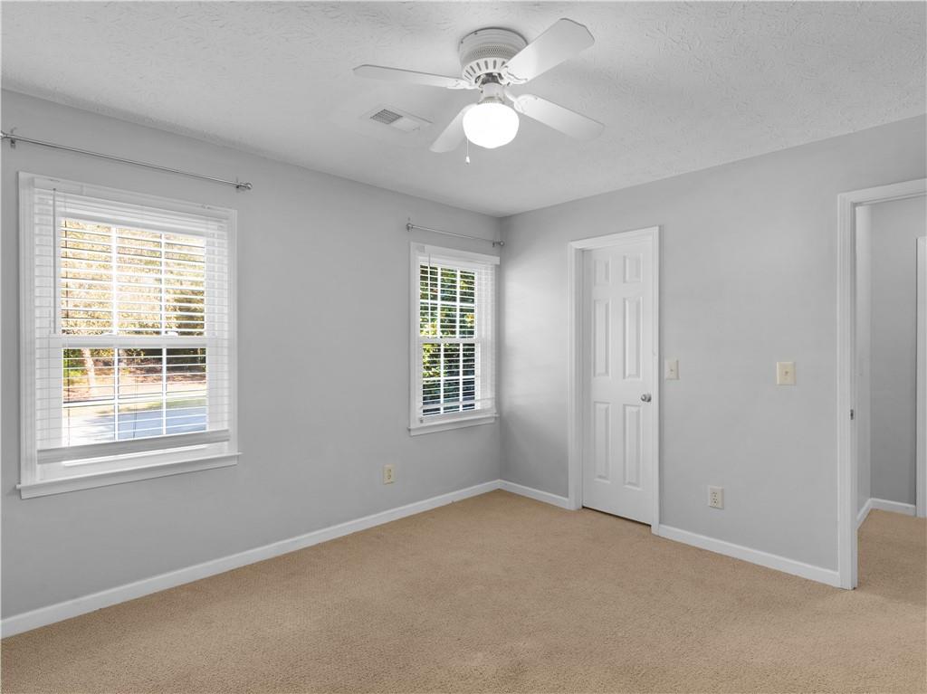 586 Clubland Circle SE