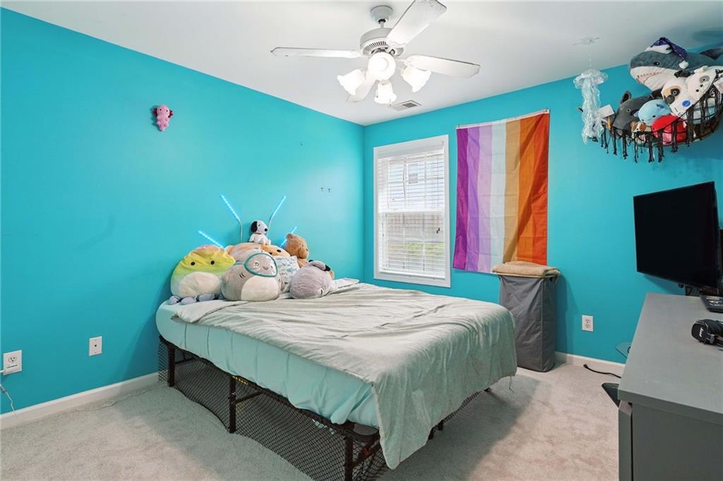 121 Spring Way Square