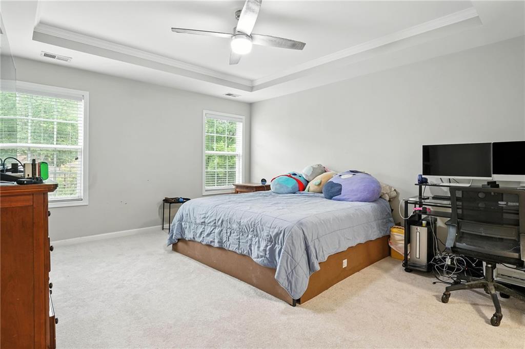 121 Spring Way Square