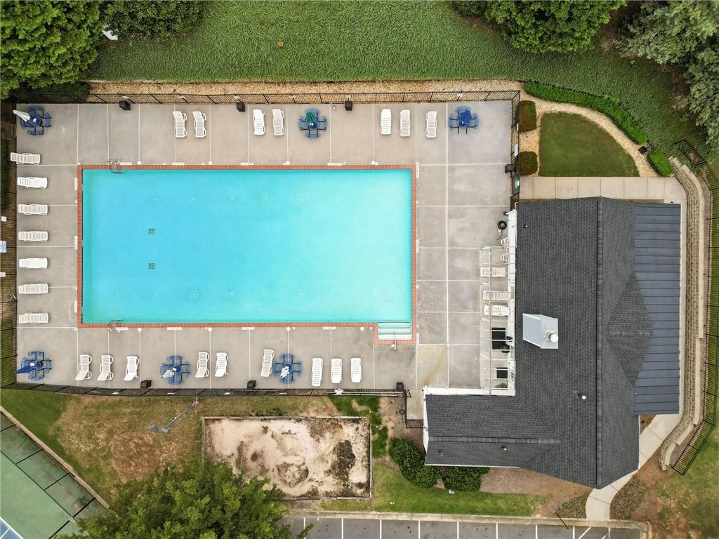 121 Spring Way Square